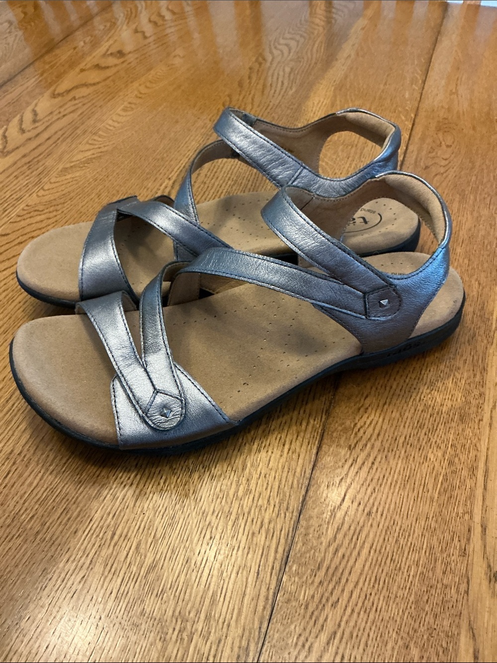 Woman’s Taos pewter strap sandal. Size 8. Velcro straps. Barely worn! Cute! - Picture 3 of 8